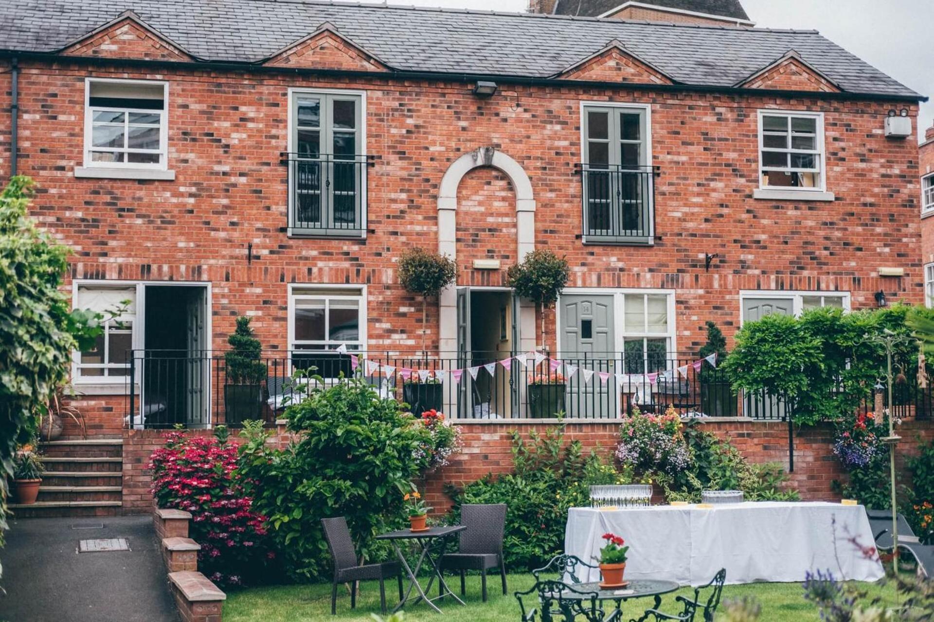 Bed and Breakfast Darwin'S Townhouse Shrewsbury Exterior foto The former railway station