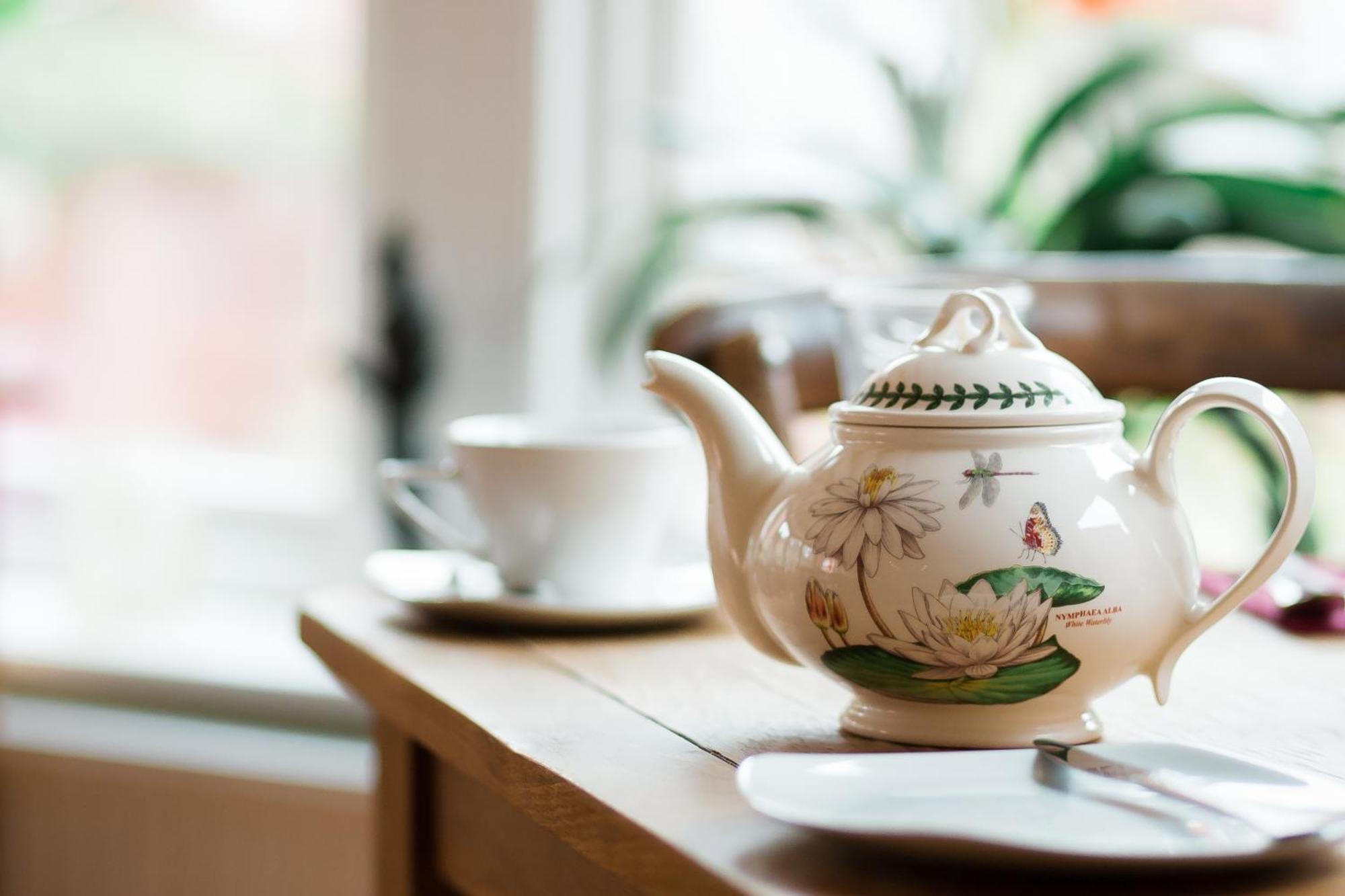 Bed and Breakfast Darwin'S Townhouse Shrewsbury Exterior foto A teapot
